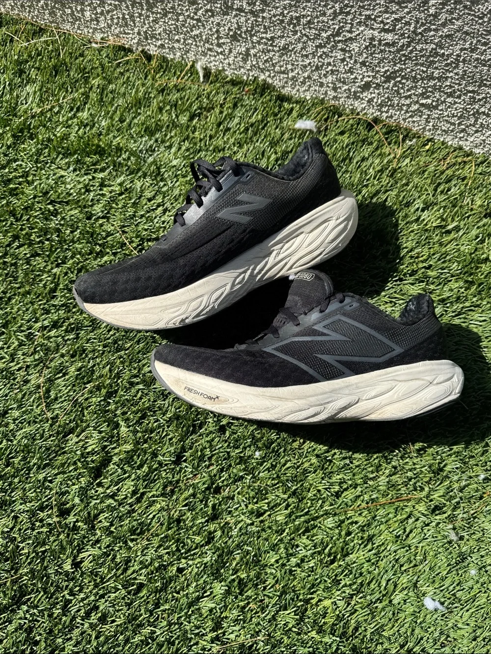 New Balance Men's Black and White Fresh Foam Running Shoes 11 2e